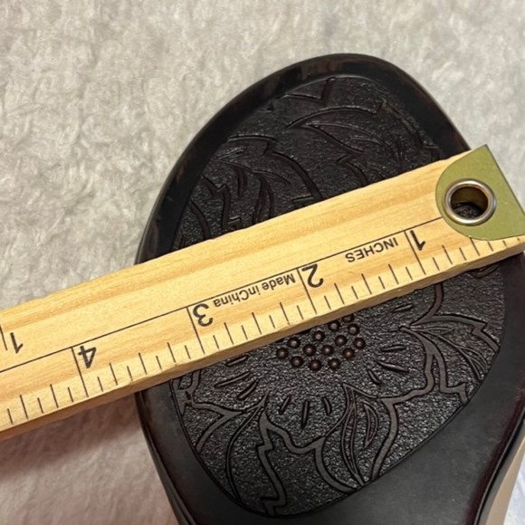 Softspots Beige Slip On Leather Wedge Sandals Pillowtop Technology Size 8 - Picture 10 of 12